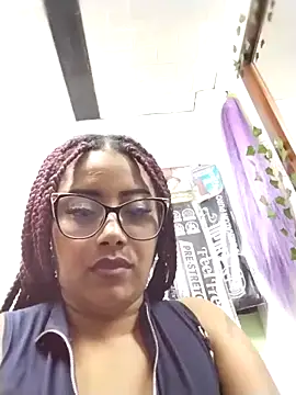 Ebony-Goddess19's cam snapshot