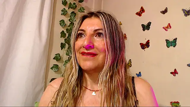 Jolie-Mature's cam snapshot