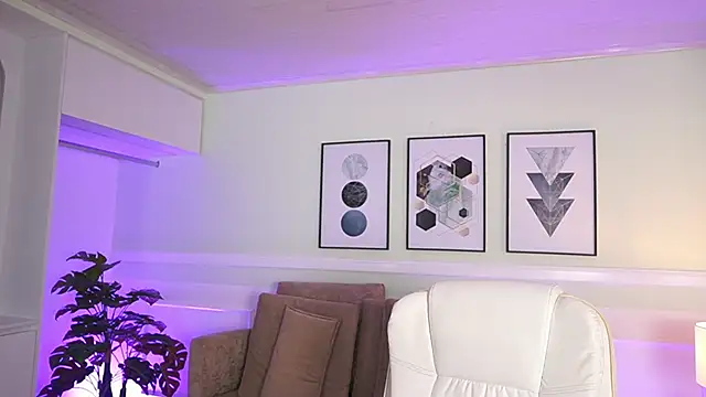 EmilyTurneer's cam snapshot