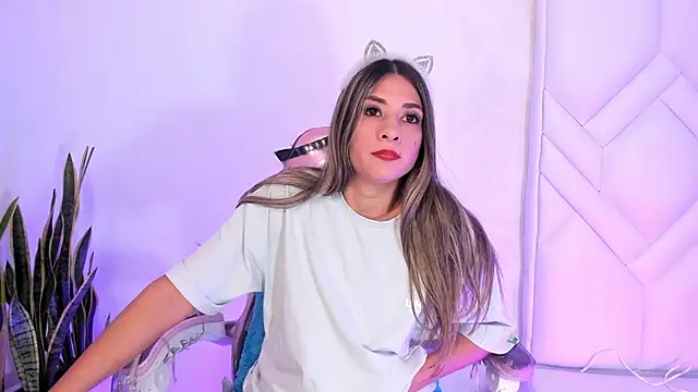 littleblondee's cam snapshot