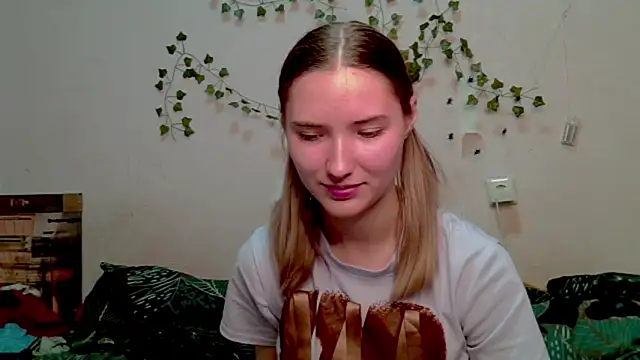 _kikiclark__'s cam snapshot