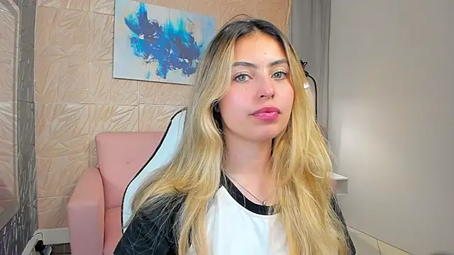 magic_fernanda's cam snapshot