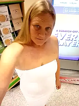 wetnwildforyou's cam snapshot