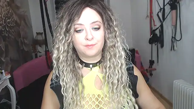 MISSwithDOLLS's cam snapshot