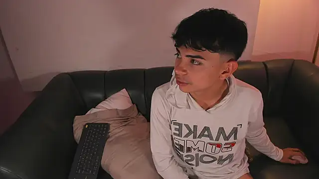 Peter_chase live sex cam