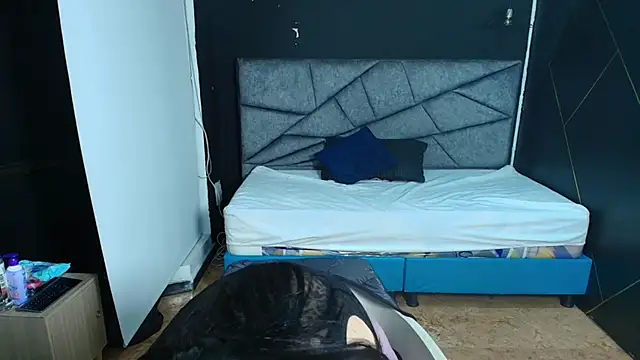 ScarletWard_'s cam snapshot