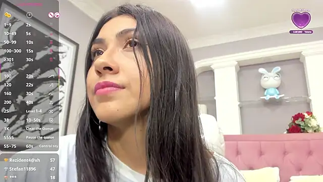 miel_latina's cam snapshot