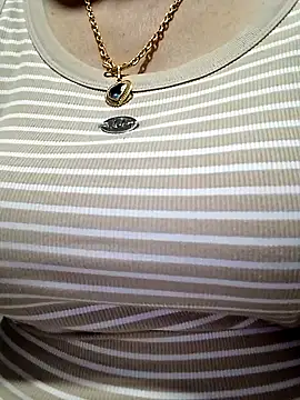 Junkyy_'s cam snapshot