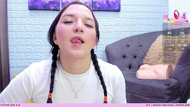 _EmilyJireh_'s cam snapshot