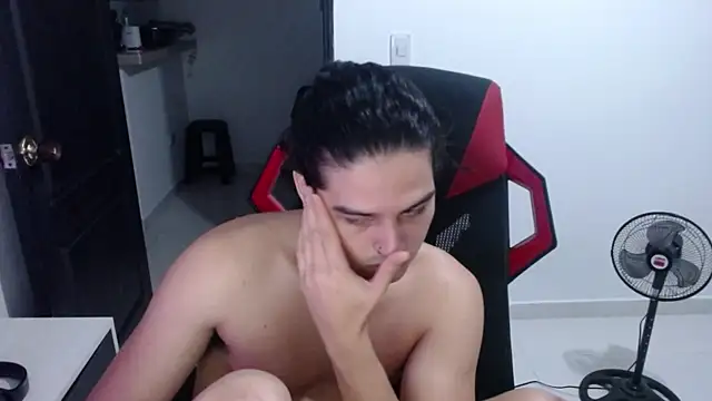 LiamRidesr live sex cam