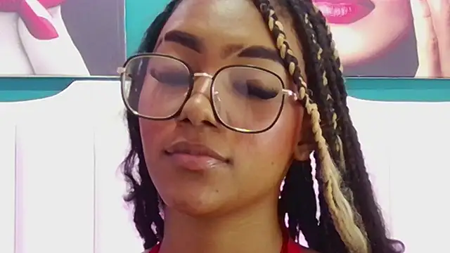 EmmaCourth's cam snapshot