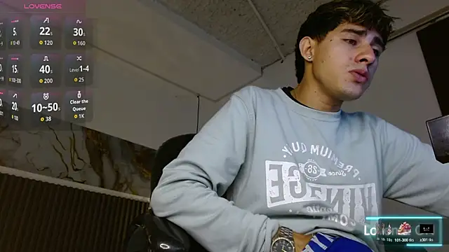 Dyla_n18 live sex cam