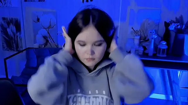 Elainebeness's cam snapshot