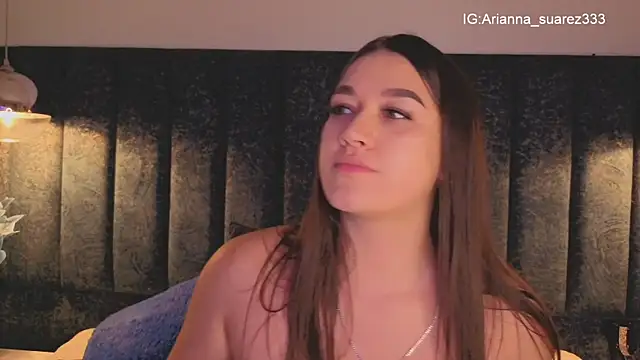 Ariannaa_Suarez1's cam snapshot