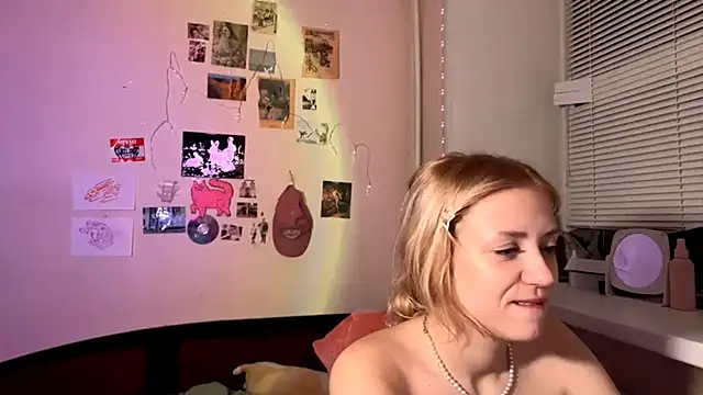 HeatLily's cam snapshot