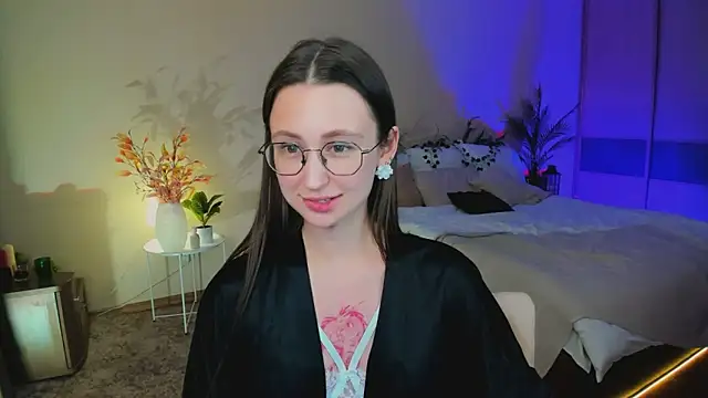 YourLovellyStory's cam snapshot