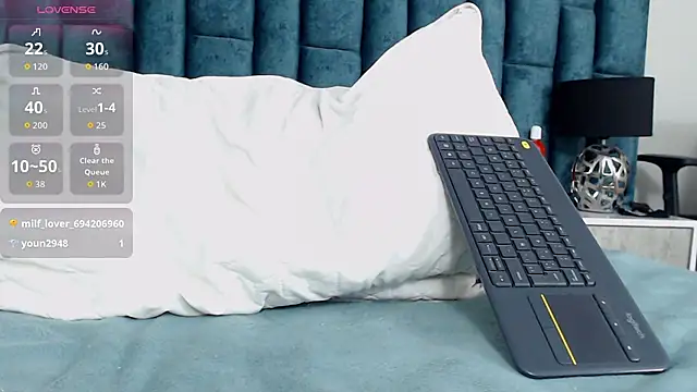 Emma_Foxi's cam snapshot