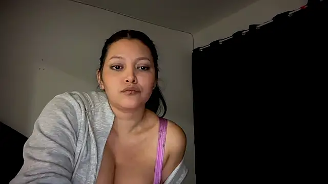 MarcellaGriffin live sex cam
