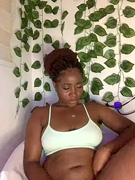 MISSMAYMADMYDAY's cam snapshot