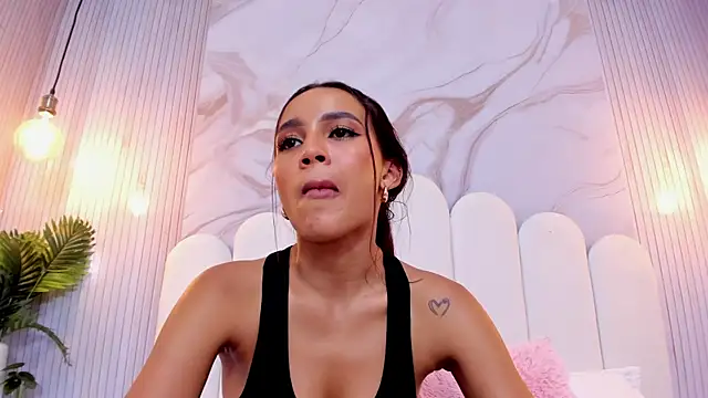 Carohorny4u's cam snapshot