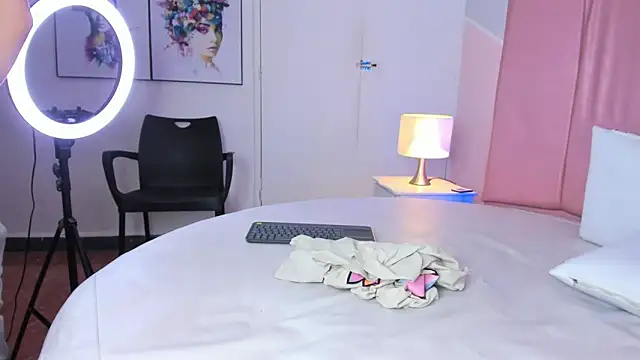 noah_wells's cam snapshot