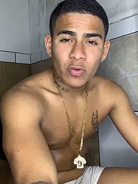 Novindot23cm live sex cam