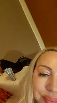 MarinaMargo's cam snapshot