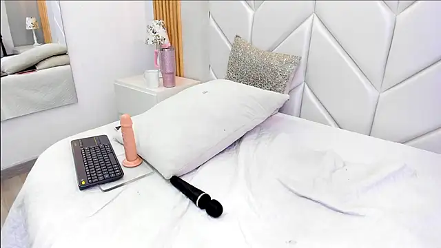 BarbieMonet's cam snapshot