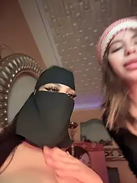 Queentaraf999 live sex cam