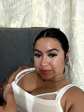 Pretty_Isadora's cam snapshot