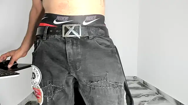 mikee_scooth's cam snapshot