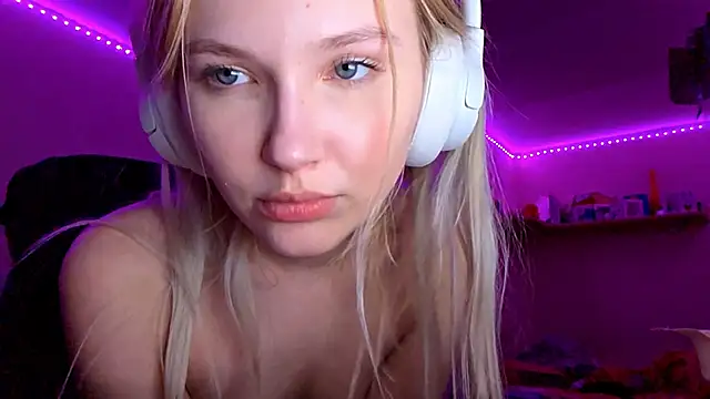 KarinRobertson's cam snapshot