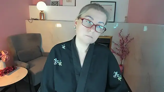 AlexandraKind's cam snapshot