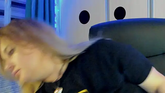 CoraSwon's cam snapshot