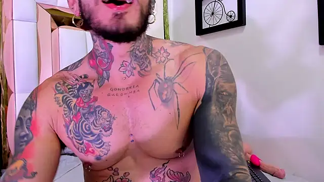 dilan_scootk_'s cam snapshot