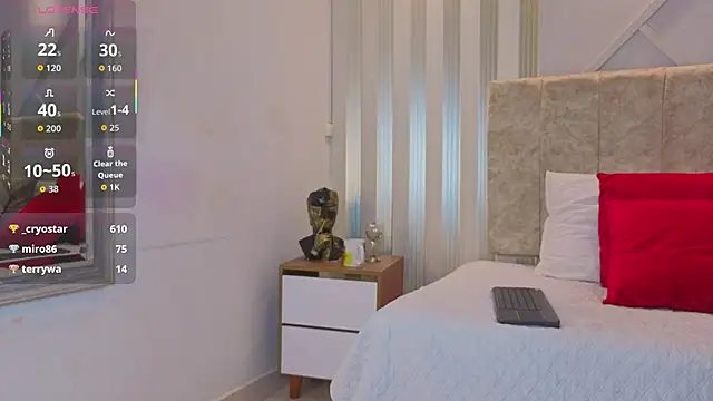 Tayra_Pradit's cam snapshot