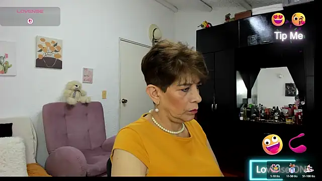 Angelina_Stone_65's cam snapshot