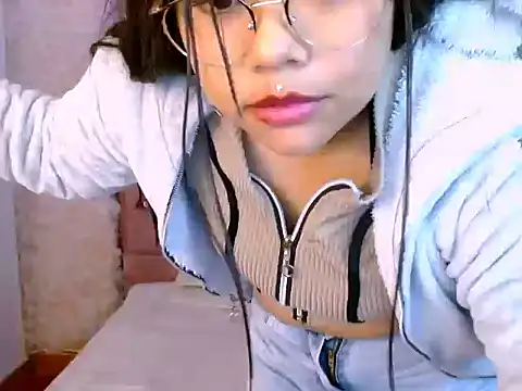 chloe_parkeer's cam snapshot