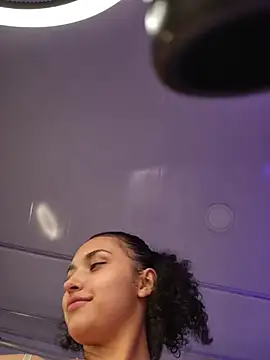 Lucy_Marin's cam snapshot