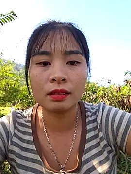 Squirrel-Pear's cam snapshot