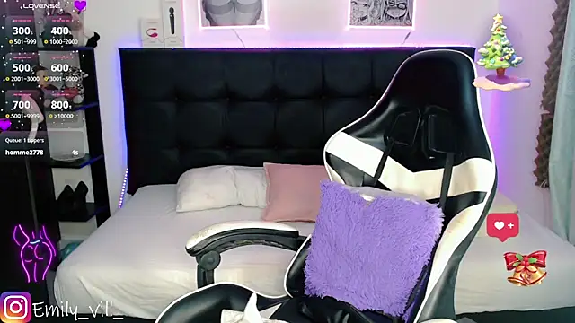 Emily_vill's cam snapshot