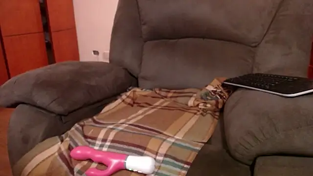 NEXT_DOOR_GIRL_'s cam snapshot