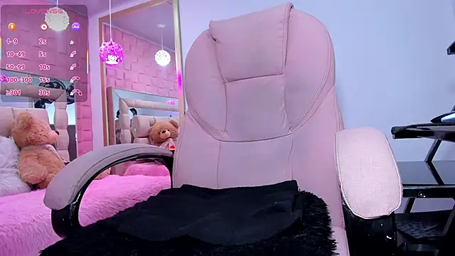 _laaura_'s cam snapshot