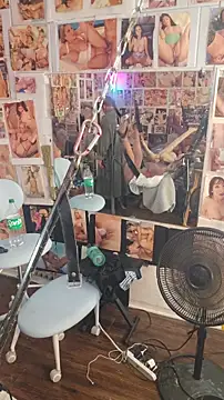 luvs2cumm69 live sex cam