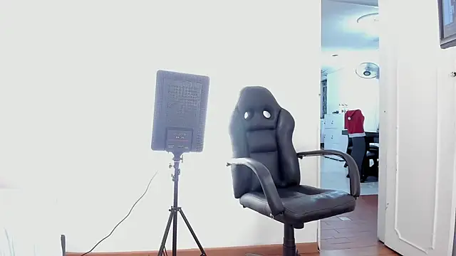 Esmeralda_gray's cam snapshot