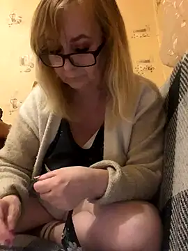 Irina2909@xh live sex cam