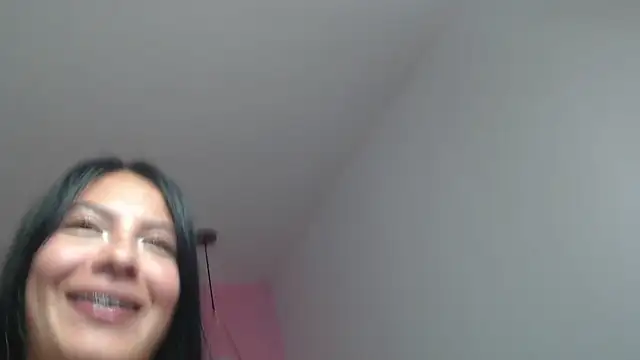 charlotte_jhonson_t_'s cam snapshot