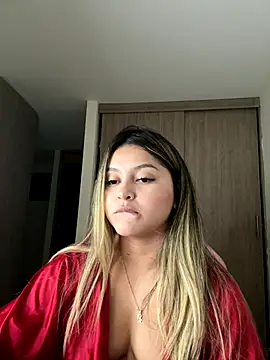 lunablossom_'s cam snapshot