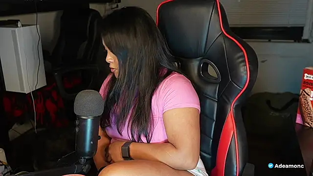 Bubbleliyah live sex cam