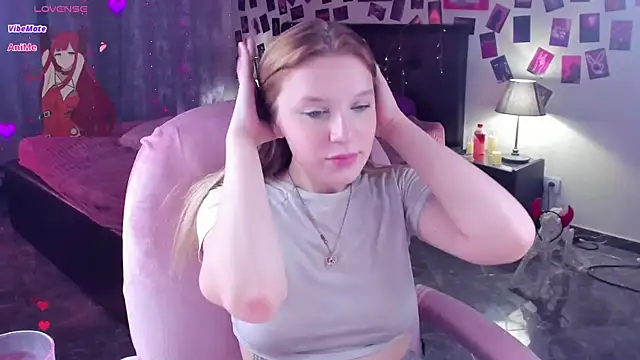 KarambaMoon's cam snapshot